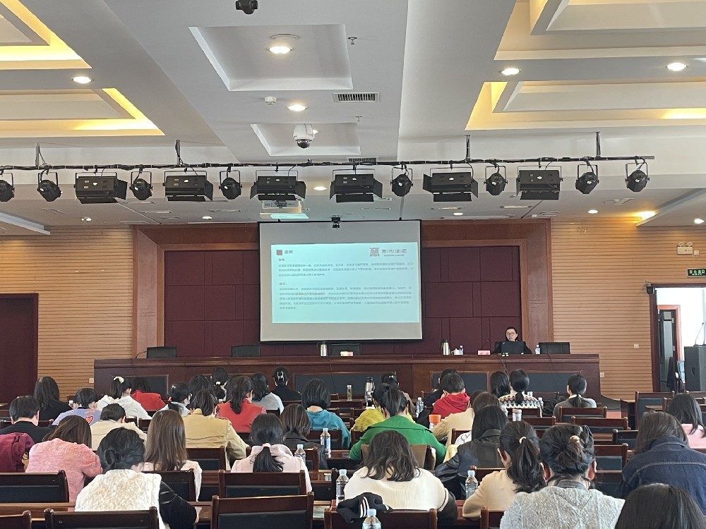 “三八”维权周丨钟婷律师在赣州市自然资源局开展以“法律中的‘她权利’”为题的妇女维权公益讲座