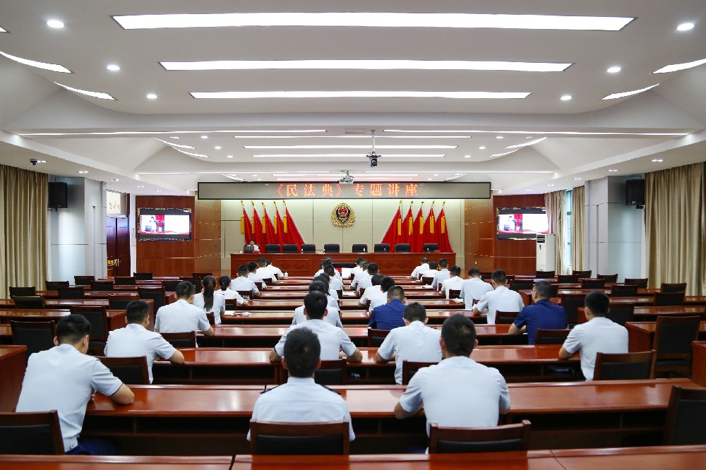 普法“典”亮生活丨陈宝发律师受邀到赣州市消防救援支队做民法典专题讲座