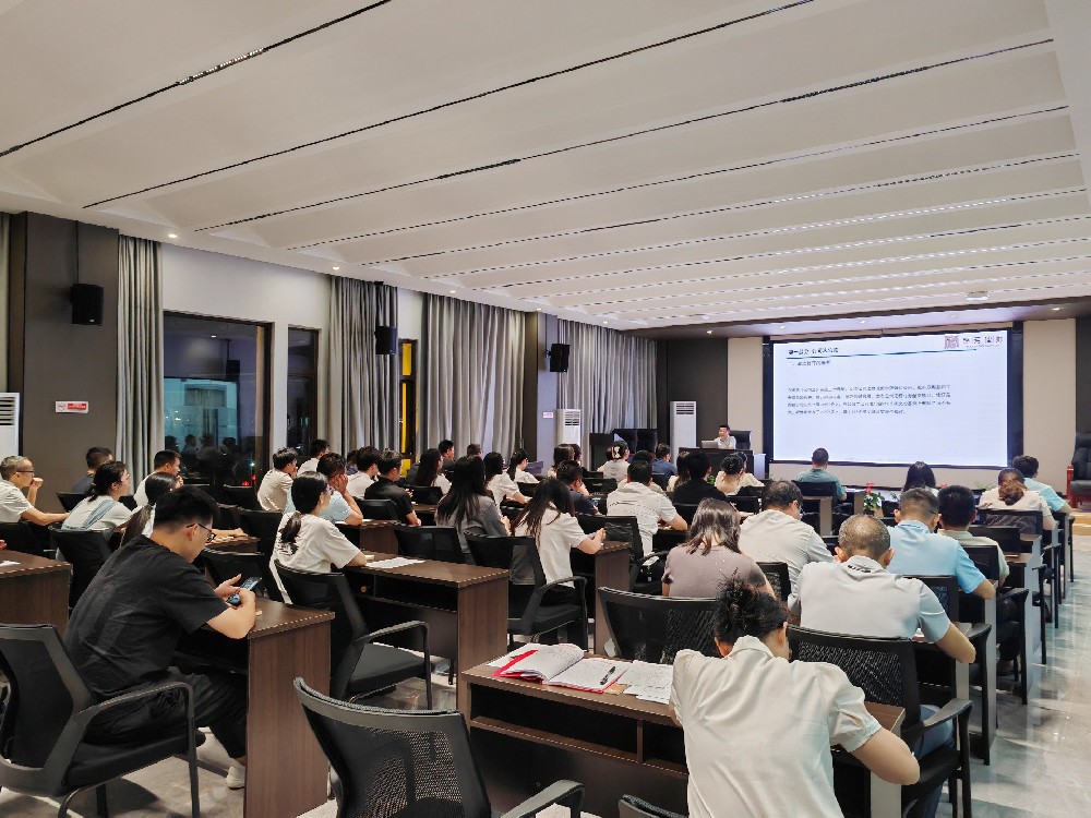 分所动态丨卢盛宽律师应邀到犹江实业发展有限公司开展新《公司法》专题授课