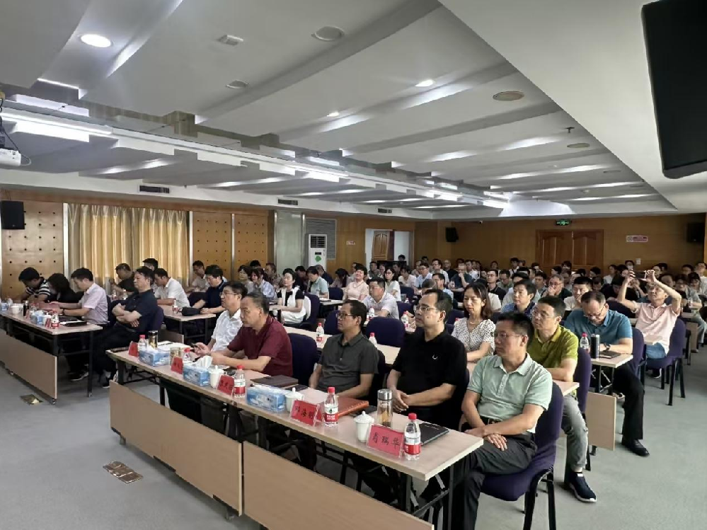 专业动态丨卢盛宽律师应邀前往赣州市融媒体中心、赣州文化传媒集团开展新《公司法》法律讲座培训