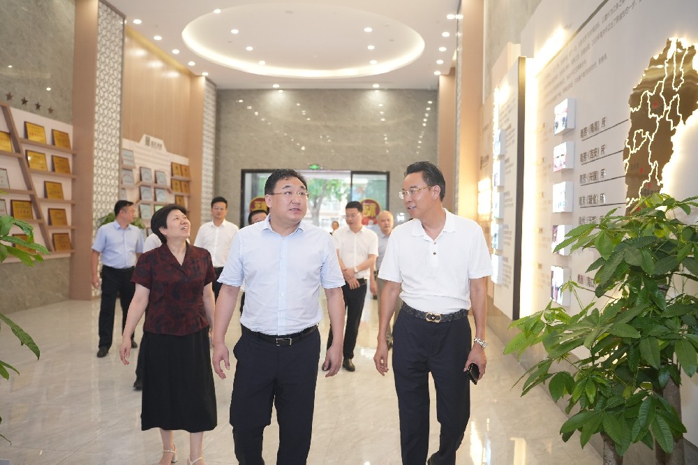 省委社会工作部副部长孙鑫一行调研市律师协会党建工作并考察南芳所