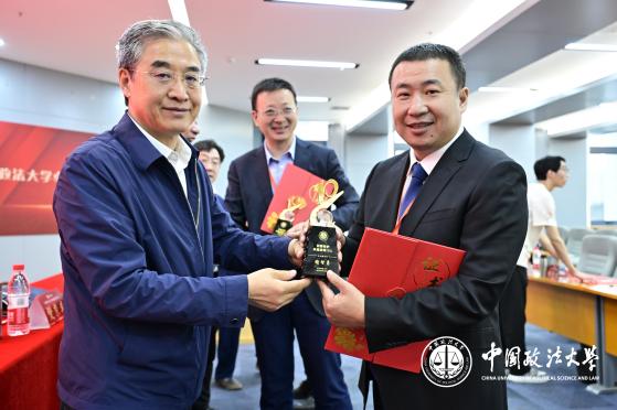 专业动态丨谢智勇受邀参加中国政法大学卓越律师10人（刑事辩护）活动并获奖