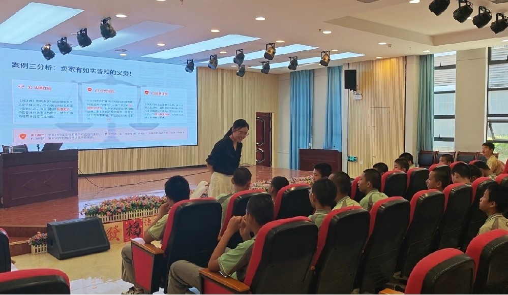 诚信立身 法护成长丨陈艳律师受邀为赣州市第十一中学学生讲授“生活中的合同”法律课